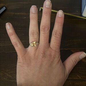 Elegant Peach-Center Triple-Stone Ring - Women Jewelry